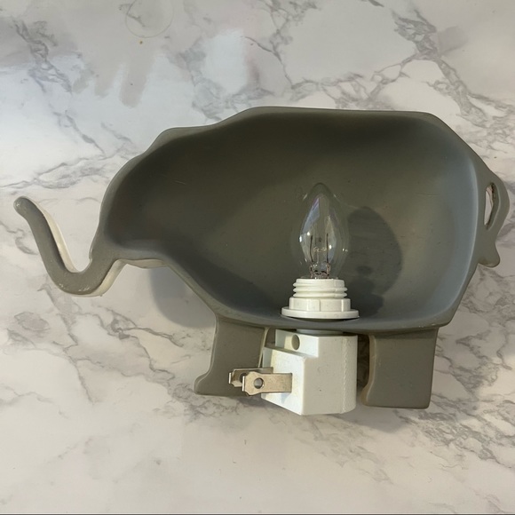 Like new pottery barn nightlight - Picture 4 of 5